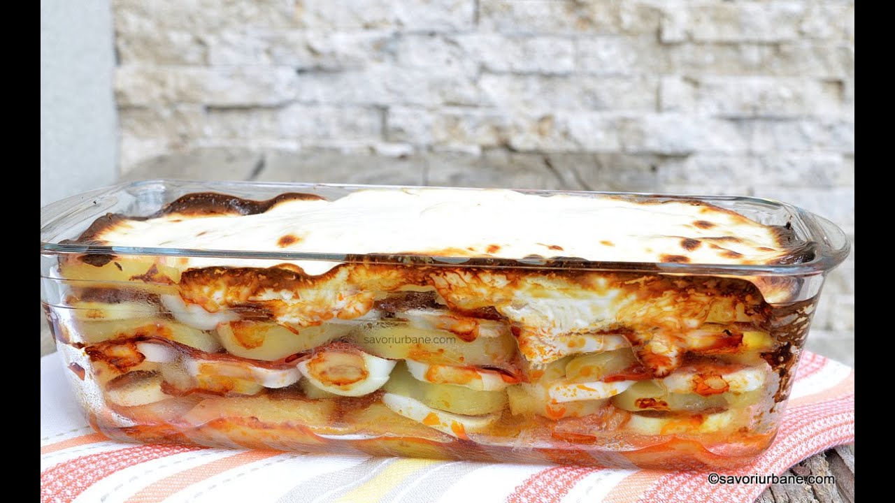 Cartofi la cuptor cu ouă fierte și cârnați - rețeta ungurească de „Rakott krumpli” | Savori Urbane
