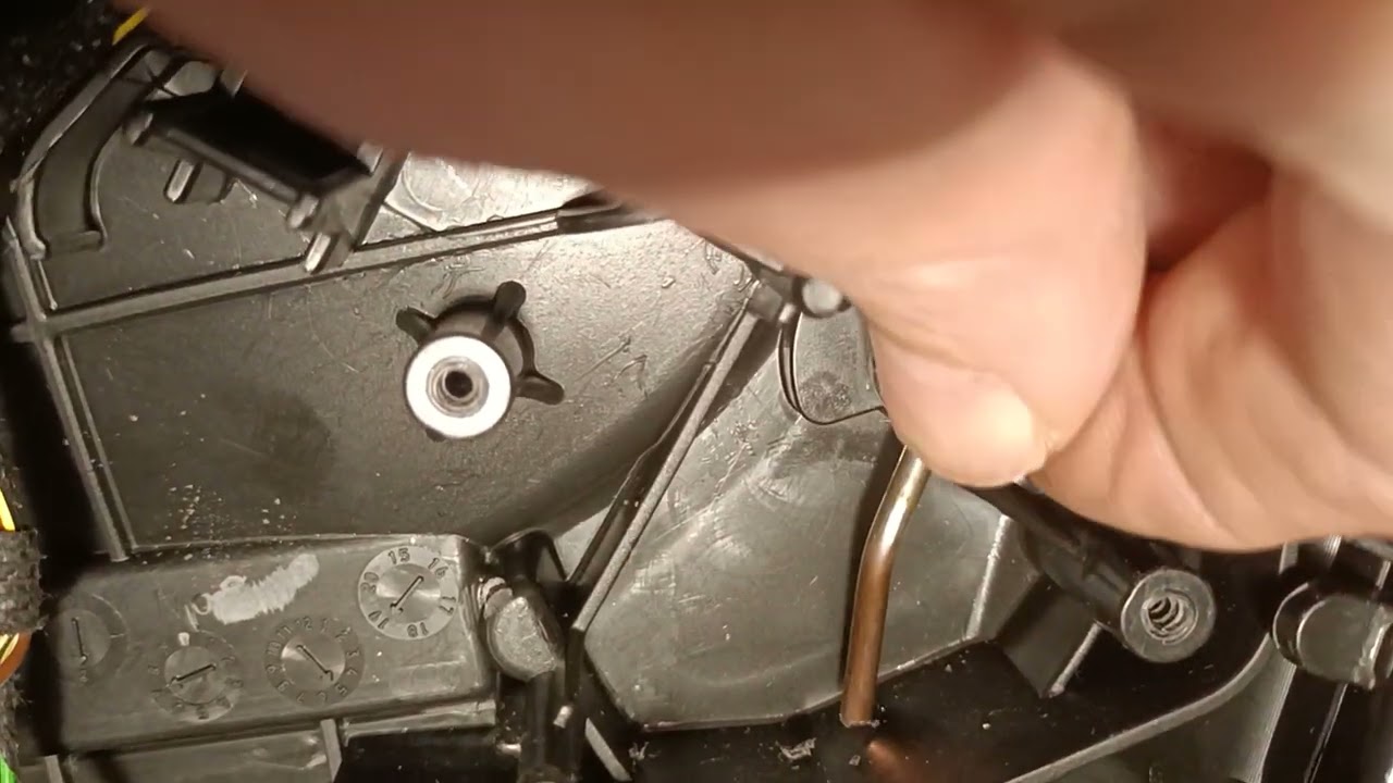 Bmw i3 hvac fail. No heating. Error 801186  cheap repair hack. Blend door actuator. Read more..