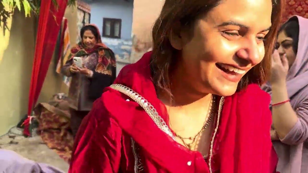 तेल उतार के गए पार्लर 😍