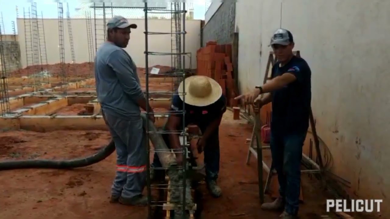 Concretagen de vigas baldrame com concreto usinado sendo bombeado diretamente nas caixas!