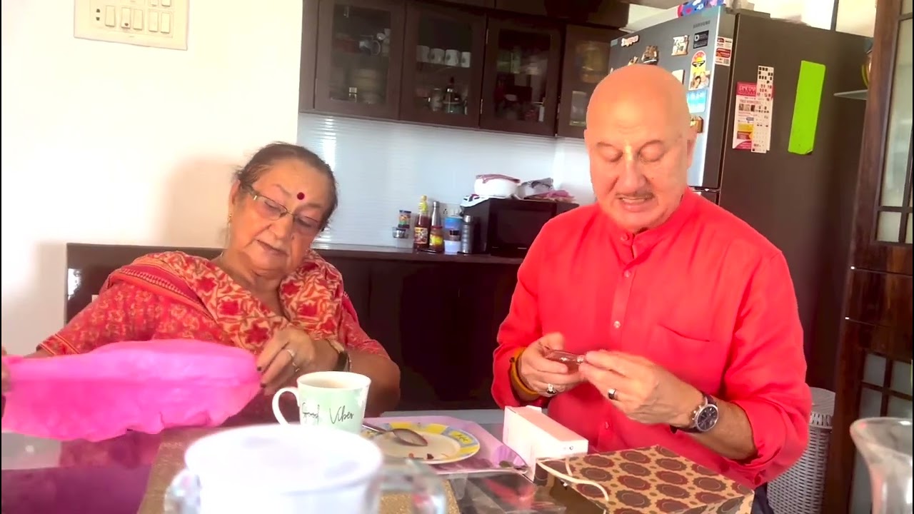 मैं क्षमाप्रार्थी हूँ दुलारी जी  ||  Dulari Rocks  ||  Anupam Kher