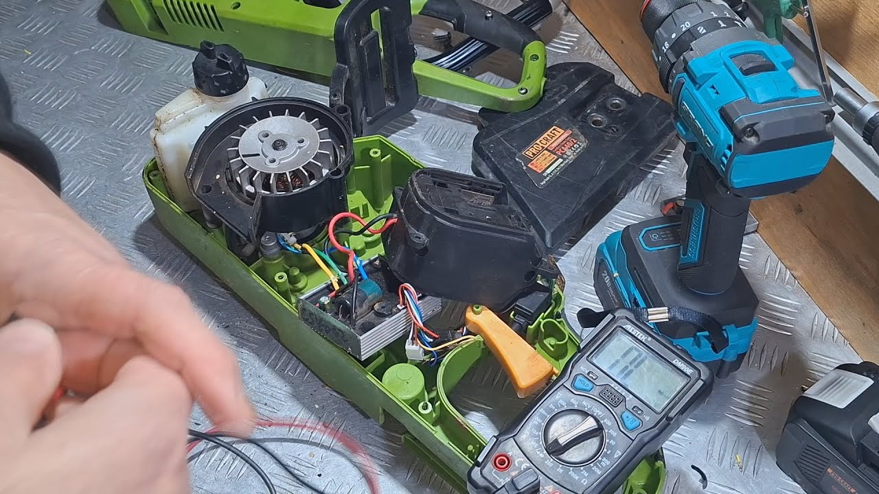 Аккумуляторная  пила Procraft PCA40/2 контроллер звонится, а запуска нет.