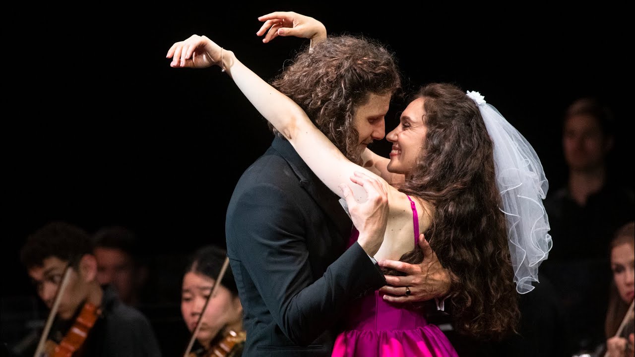 “Tutto è tranquillo e placido…”. Anna El-Khashem (Susanna), Tommaso Barea (Figaro).