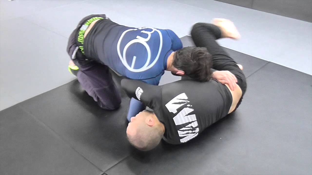 Серия Half Guard Kimura — как показано на EBI 5 (Лаклан Джайлз)