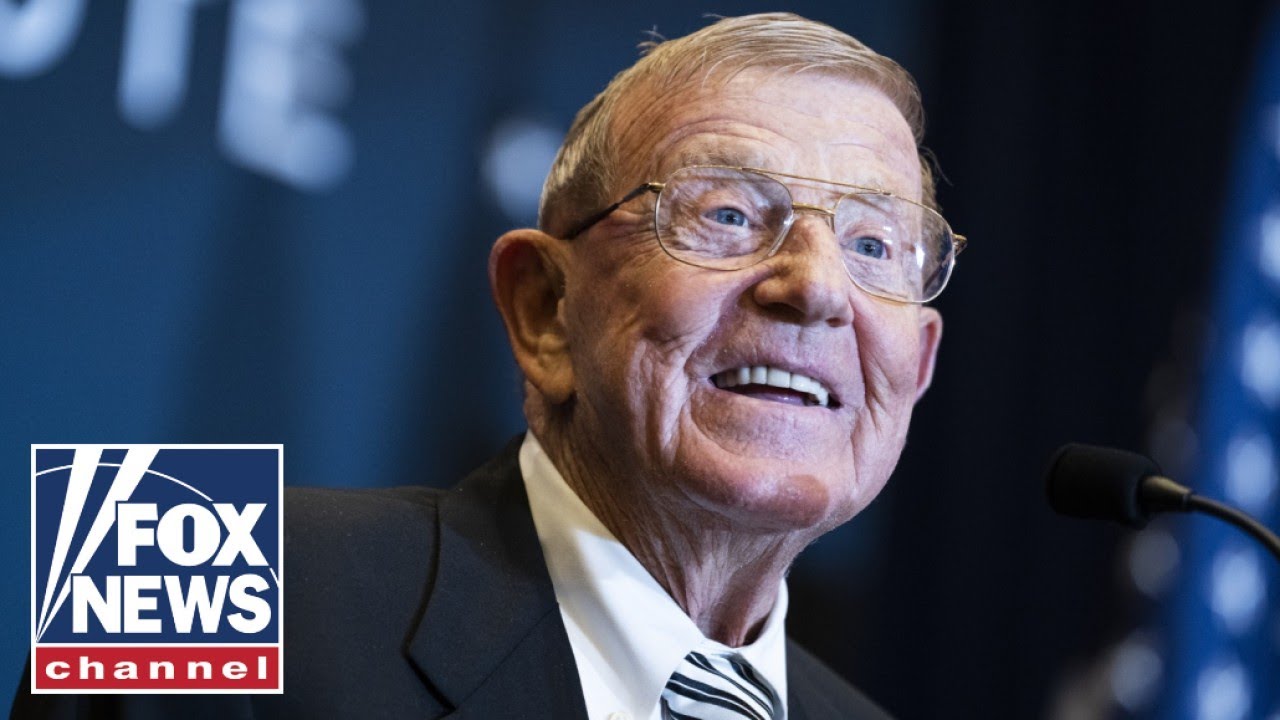'TOUGH AS NAILS': Urban Meyer, Irv Smith honor Lou Holtz