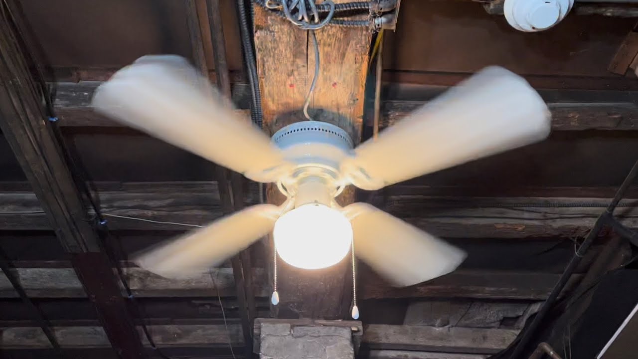 “Hampton Bay” Littleton Ceiling Fan 42” (2021)(No Commentary)