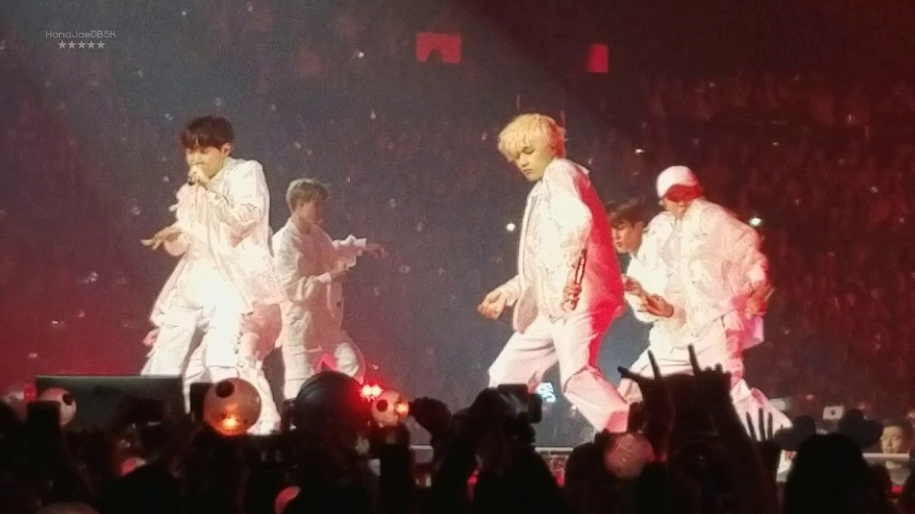 "MIC Drop" // 2018 BTS World Tour 'LOVE YOURSELF' in Los Angeles 180906 [1080p]