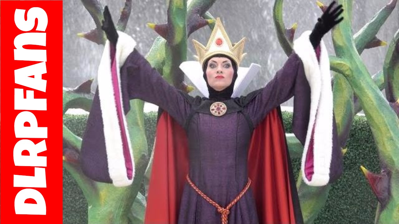 It's good to be bad with The Evil Queen Halloween 2016 at Disneyland Paris