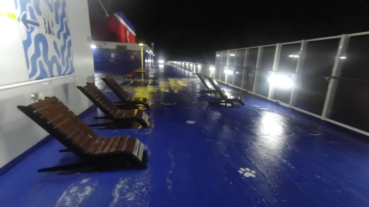 Stena Ebba. Resa i Östersjön. Däck. Natt. Storm