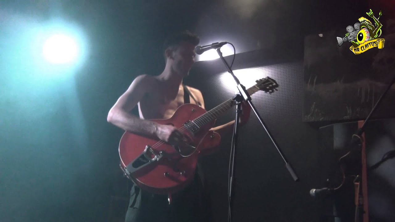 ▲Nuclears - She goes to Finos - Centrale Rock Pub (May 2015)