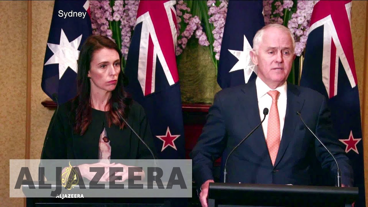Papua New Guinea urges Australia to resettle refugees in camp standoff