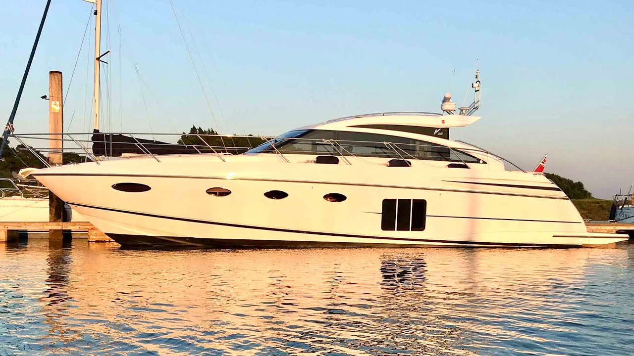 £500,000 Yacht Tour : 2011 Princess V52