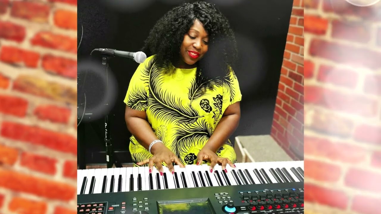 10 MINUTES OF SPEAKING IN TONGUES AND PLAYING THE KEYBOARD. HEAVENLY SOUND!