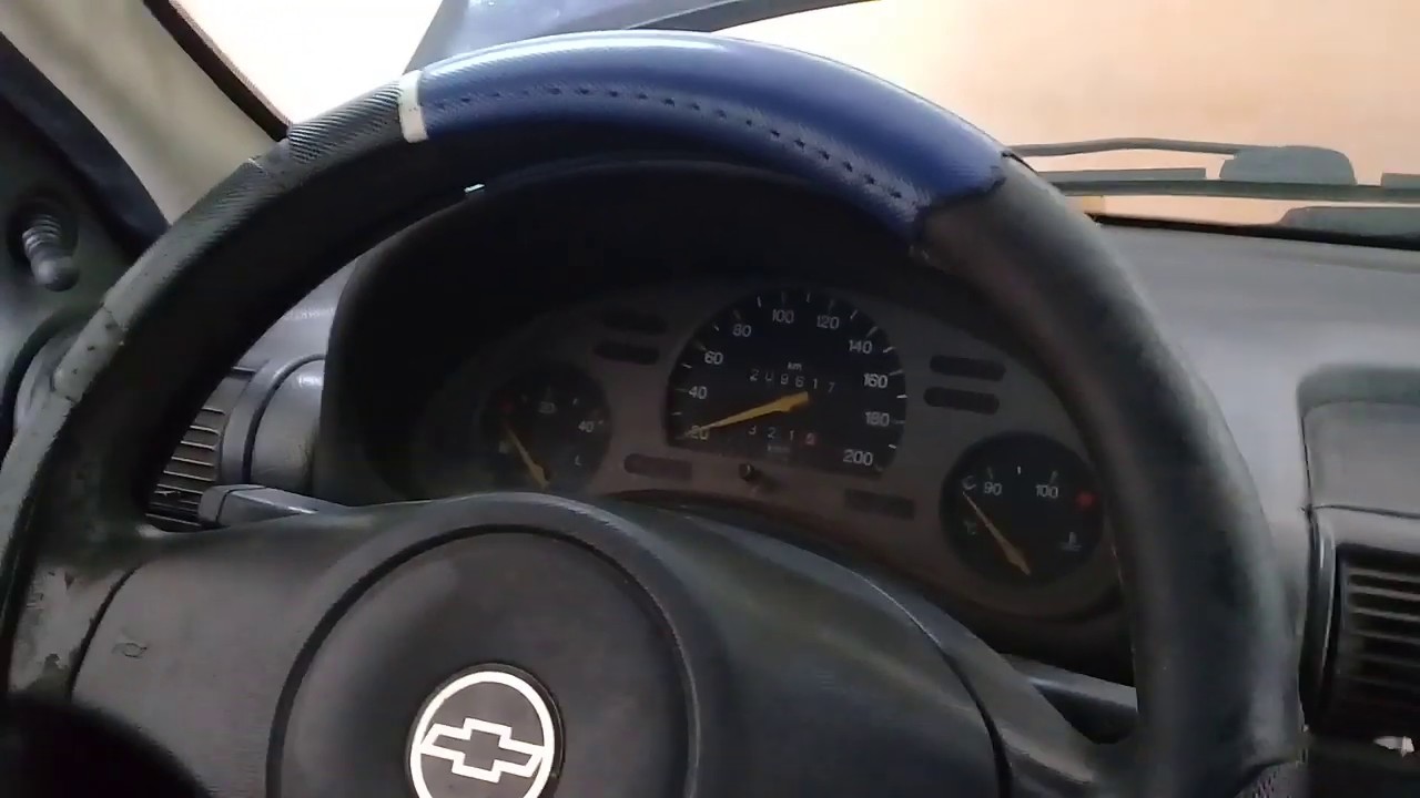 Corsa dá partida mas não liga