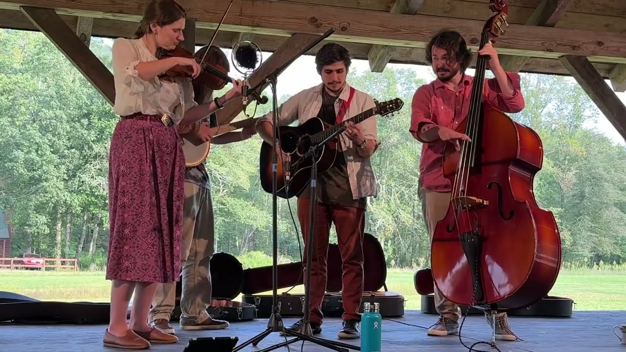 Rattlesnake Bit The Baby - Yellow Dandies - Kennedy Creek Oldtime Festival