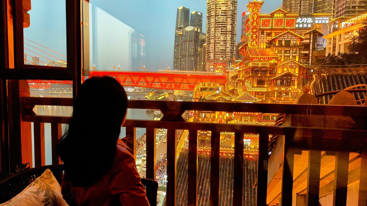 Stay INSIDE Hongya Cave:Luxury Hotel with Stunning Night Views in Chongqing's Most Iconic Landmark