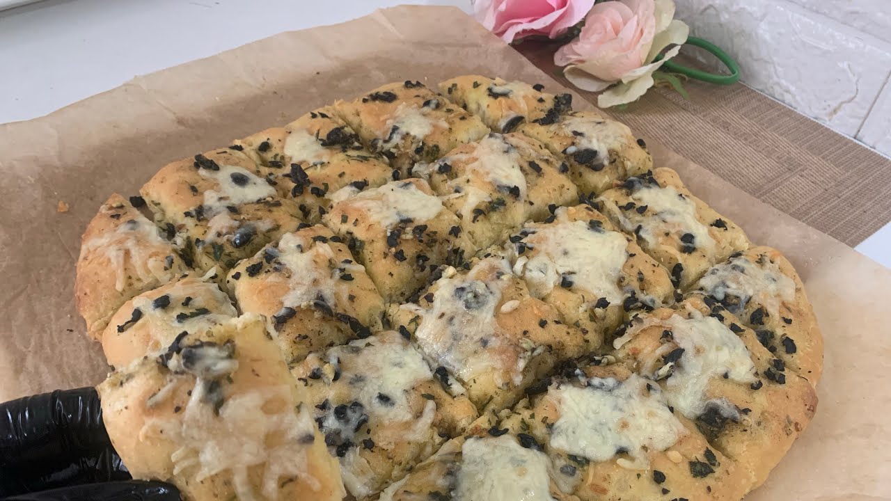 Pain turc sans pétrissage à l’ail olives 🫒 fromage#food #foryou