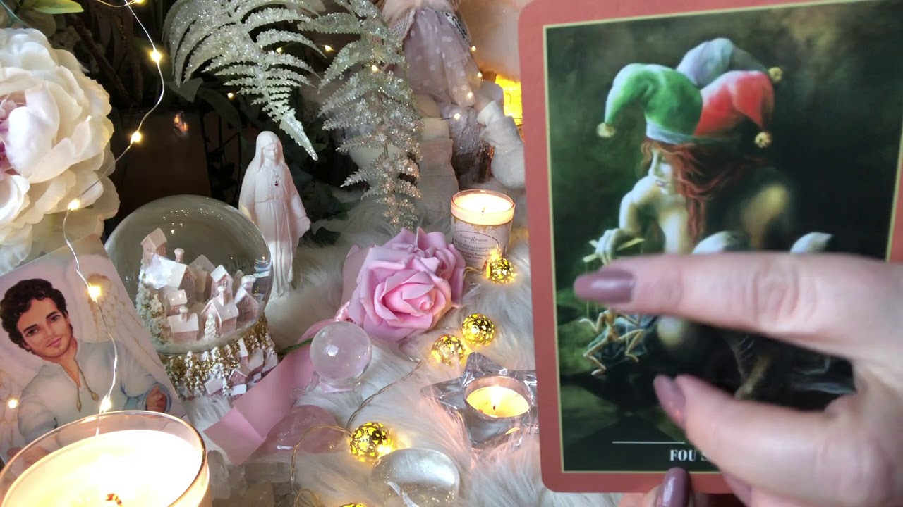 Tirage sentimental intemporel 🚨💖🔮 Cette personne essaye d’attirer votre regard 🔮💖🚨✨🤹‍♂️✨🥁🎺✨