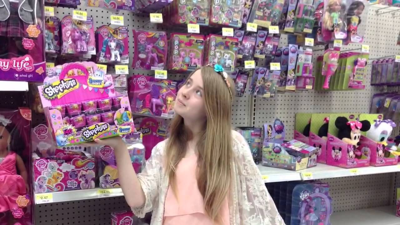SHOPKINS SPREE!!!!! Can I find the ULTRA RARE or LIMITED EDITION???? Go shopping with me