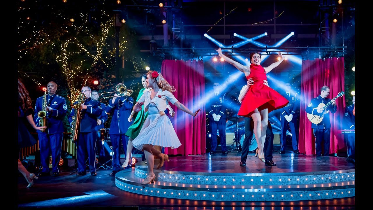 USAF Band - 2017 Holiday Flash Mob at Gaylord National