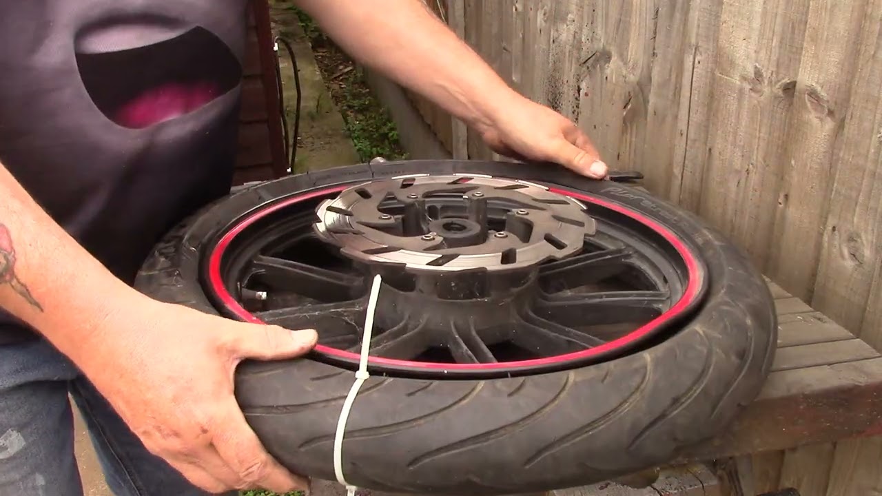 Keeway RKV125 - How NOT to repair a bent rim!