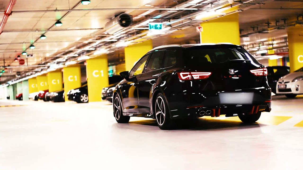 Black SEAT Leon 5F ST FR