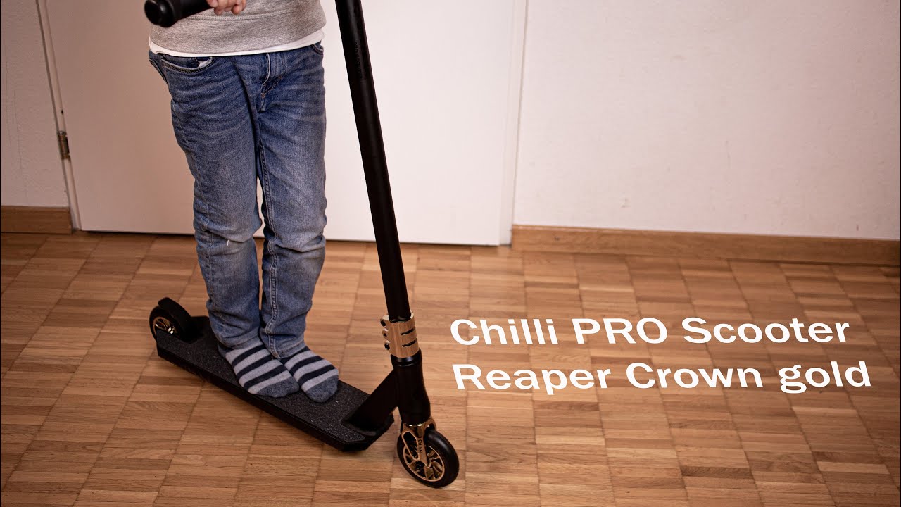Chilli PRO Scooter Reaper Crown gold | Epic cinematic B Roll shot with Canon m50 and Sigma 16mm f1.4
