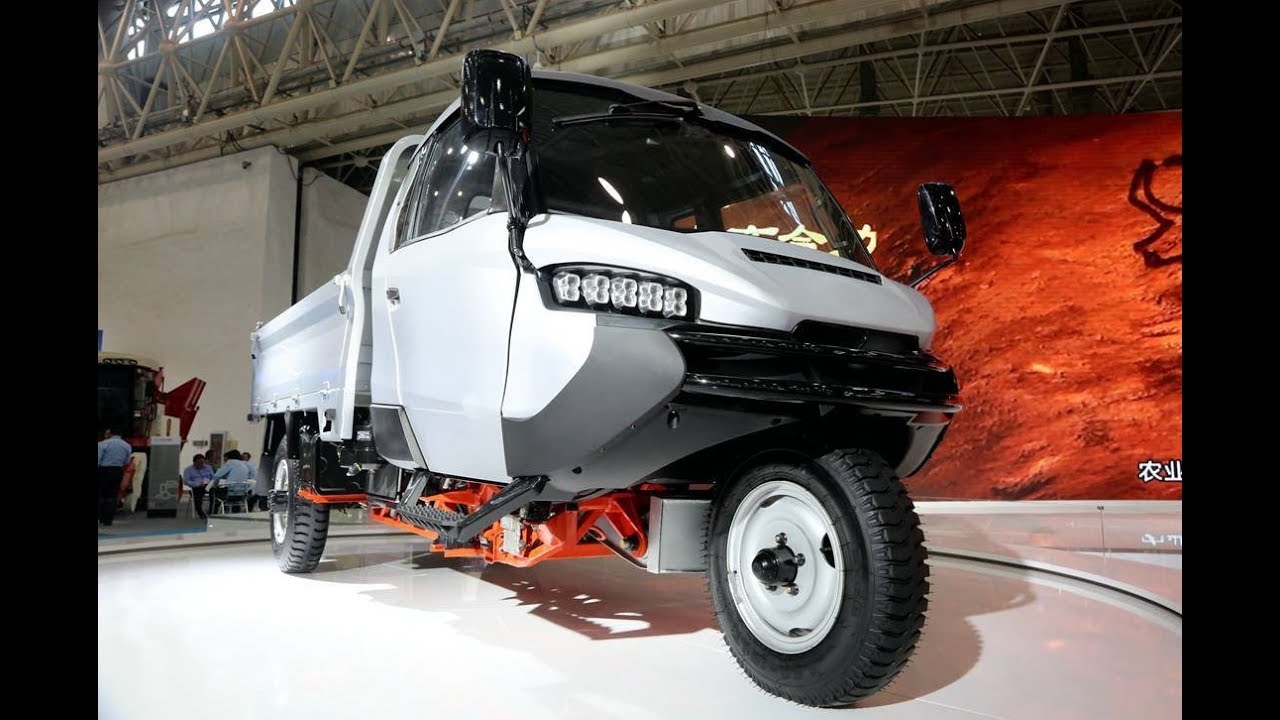 國産最牛三輪車，懸浮車頂LED大燈，開著比保時捷還拉風