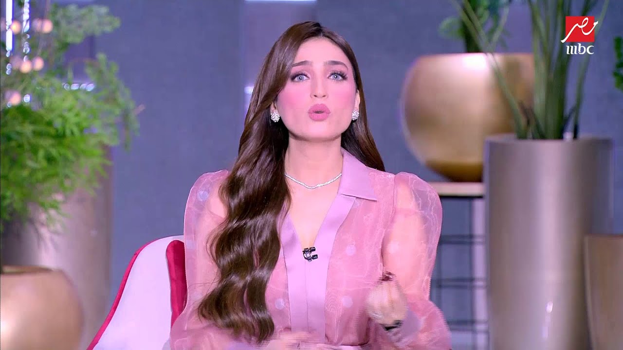 ياسمين عز تناشد أصحاب المطاعم: أرجو إضافة طبق حلويات الفرعون الصغير والفرعون الكبير في المنيو !!