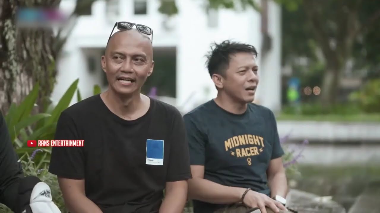 BAKTI UNTUK IBU! ARIEL NOAH BANGUN MUSALA MEWAH DI DALAM RUMAH SANG BUNDA DI BANDUNG!! - OSS