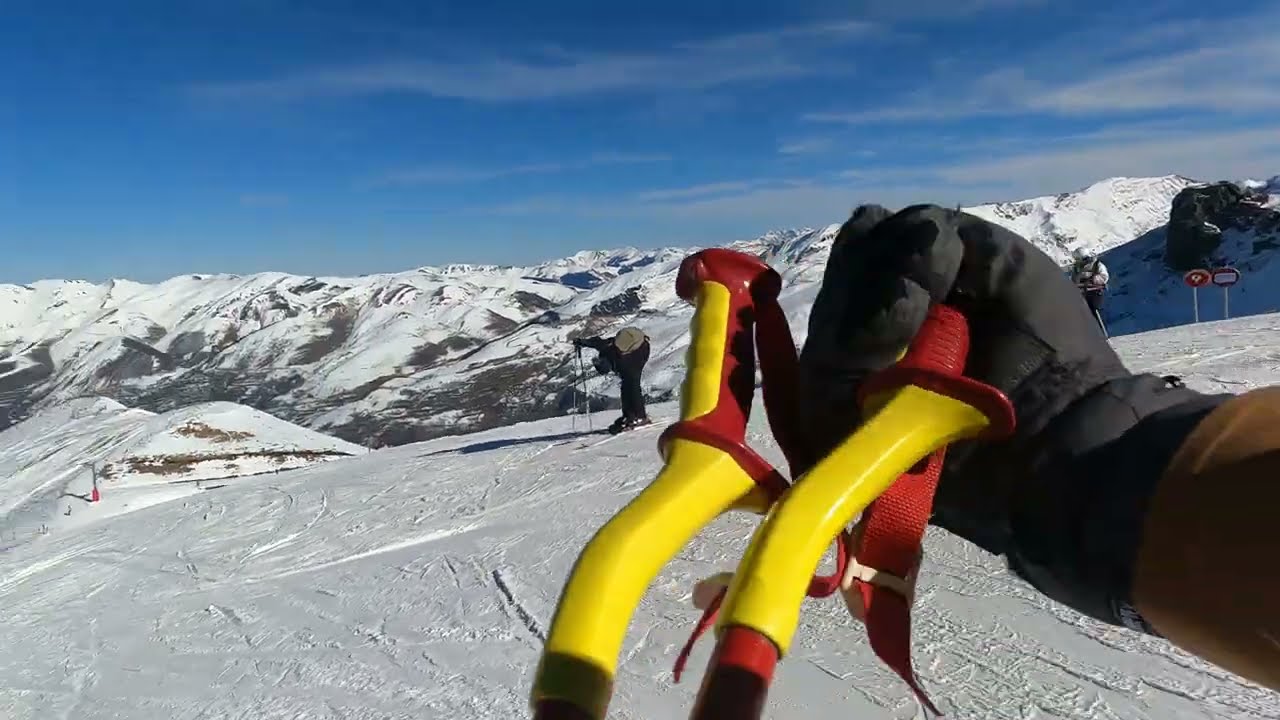 Vue sur le lac depuis le haut de Val Louron