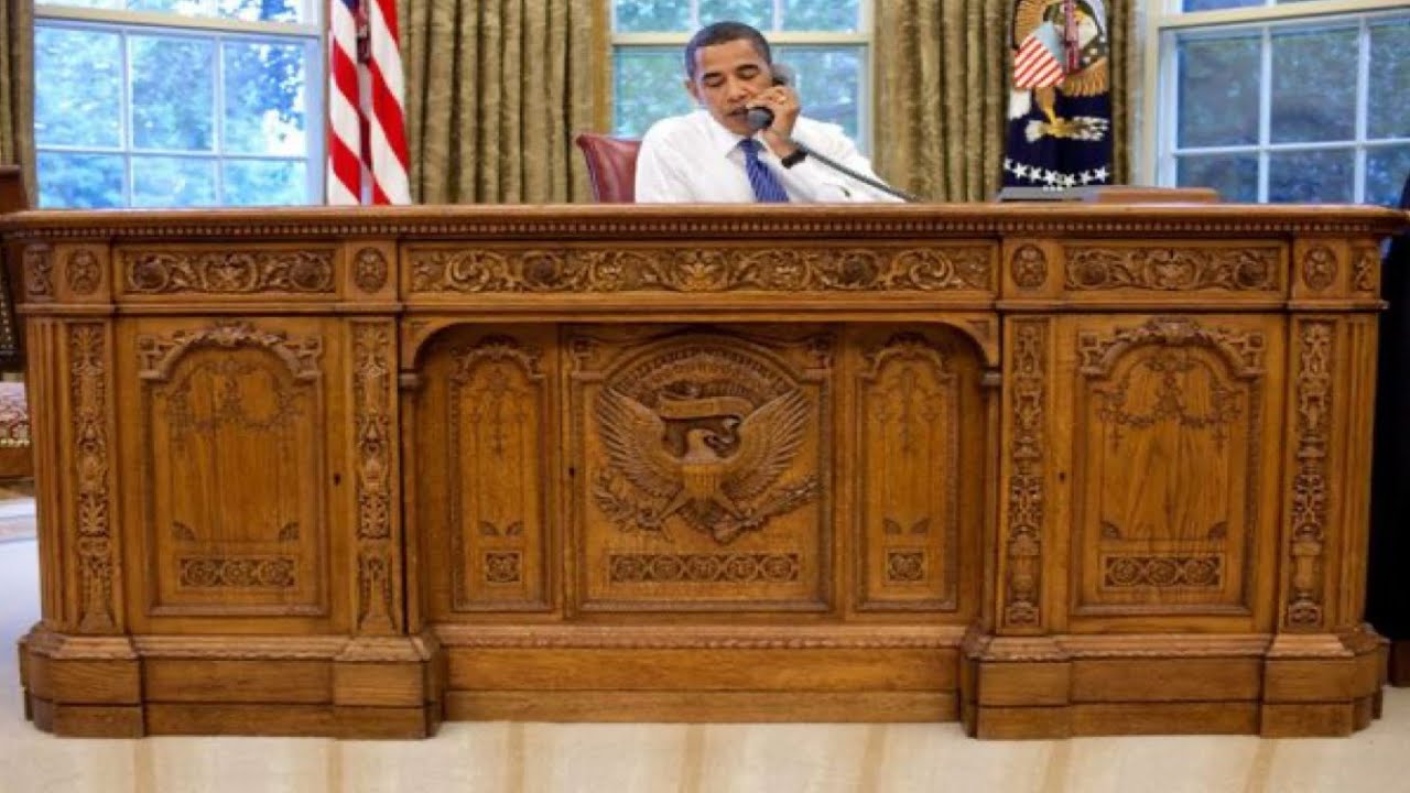 Wood Carving Art - a way for a carpenter to build an American president's desk