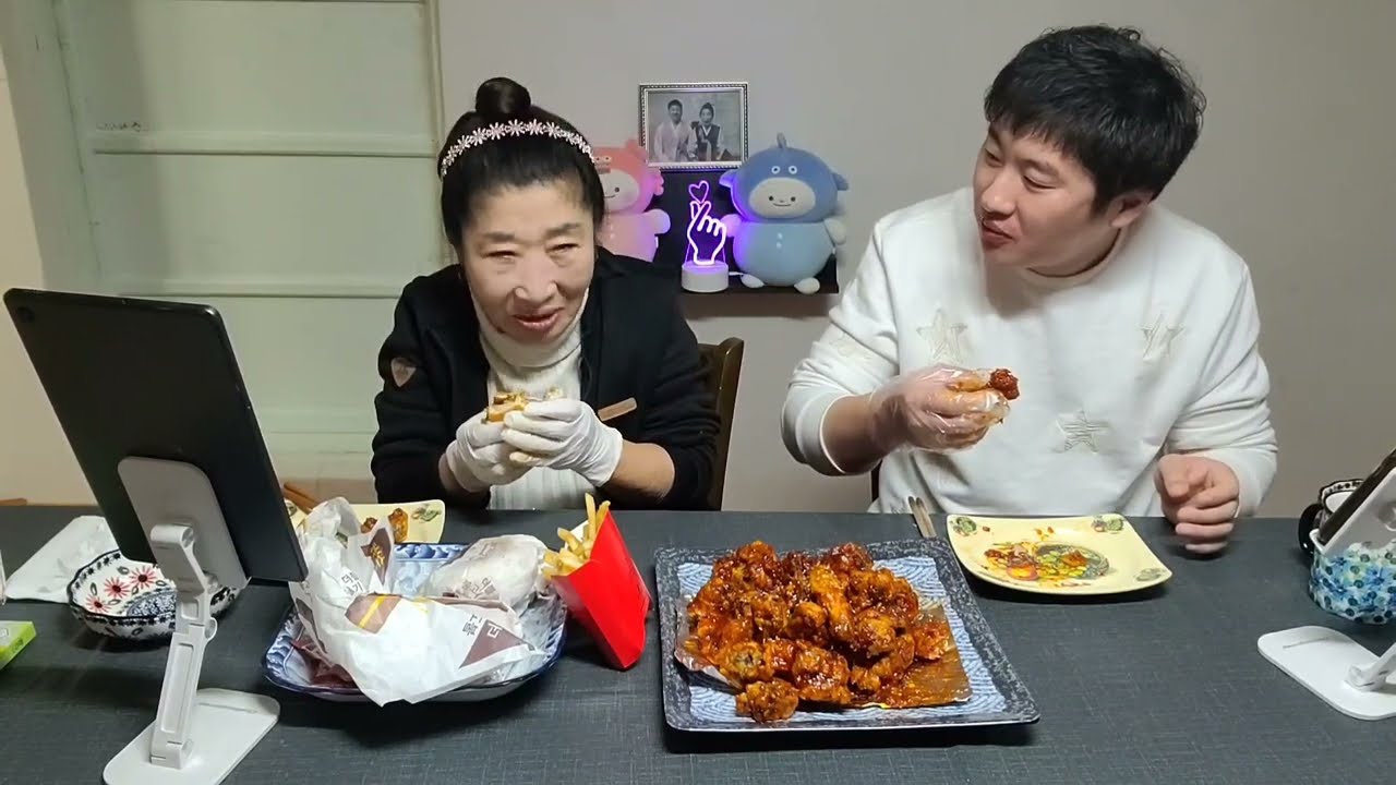 먹방MUKBANG 추억의 옛날통닭,맥도날드 불고기버거/포뮬러F1소리 chicken / ham burger (EATING SHOW)