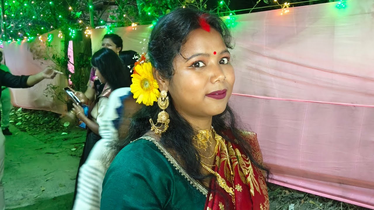 অনুষ্ঠান বাড়ি যাব বলে রেডি হচ্ছি