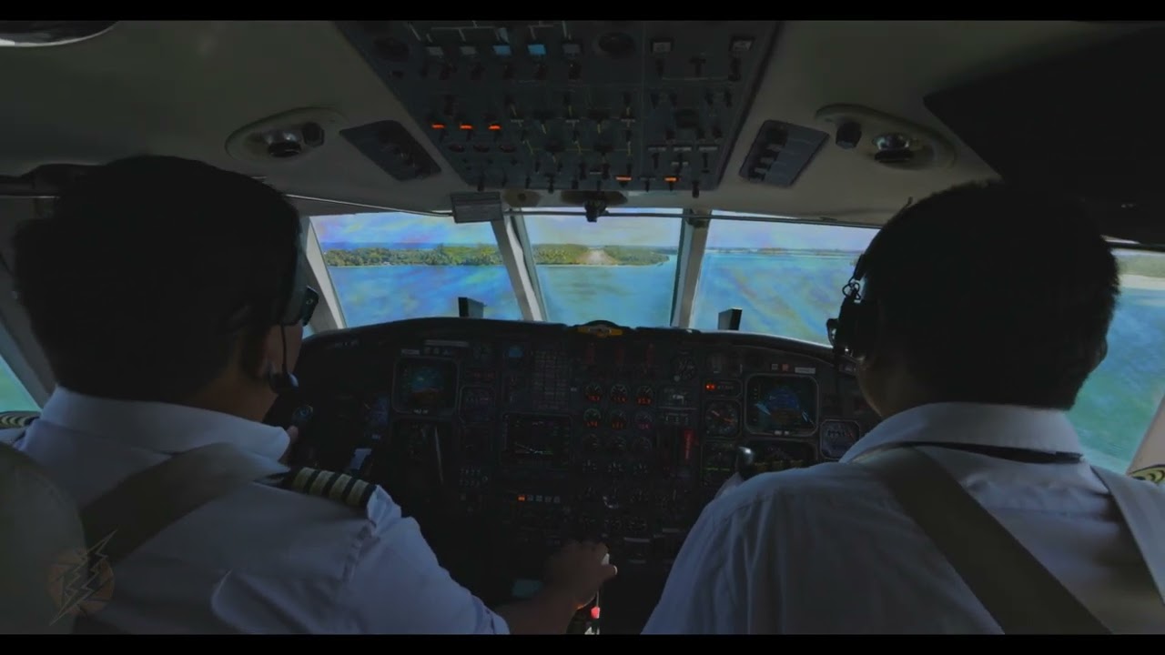 Landing a Private Jet on Palmyra Atoll, Cockpit view.