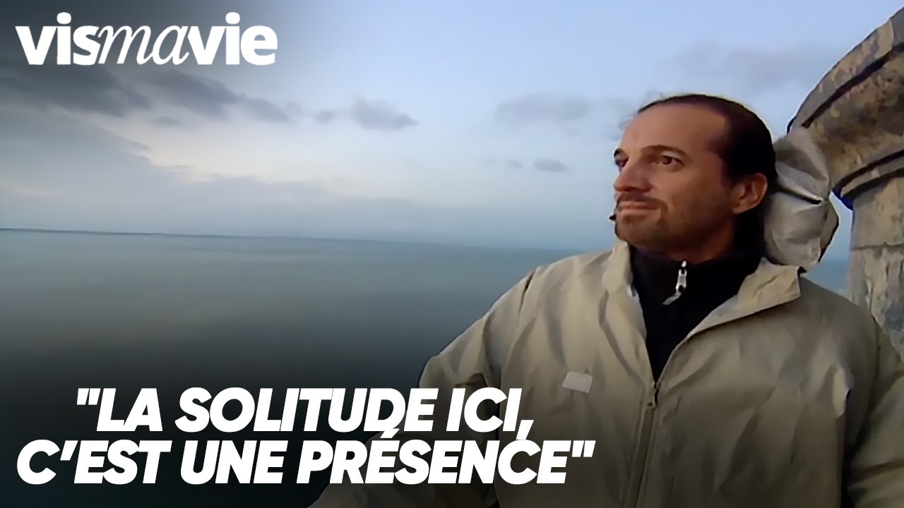 Francis Lalanne devient gardien de phare : entre solitude et tempête | VIS MA VIE