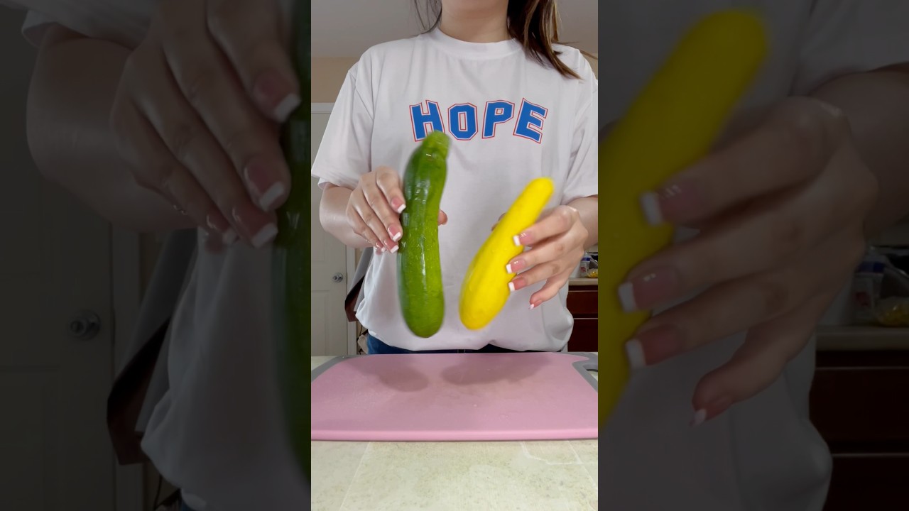 Summer squash pasta light and perfect for summer #pastarecipe #easypastarecipe #zucchinirecipe