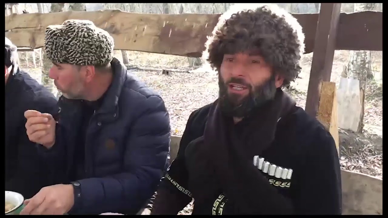 Ассаламу Алайкум🤝 Всадники Чечни посетили зиярат матери Кунта-Хаджи Кишиева - Хеды. 21.12.2019.