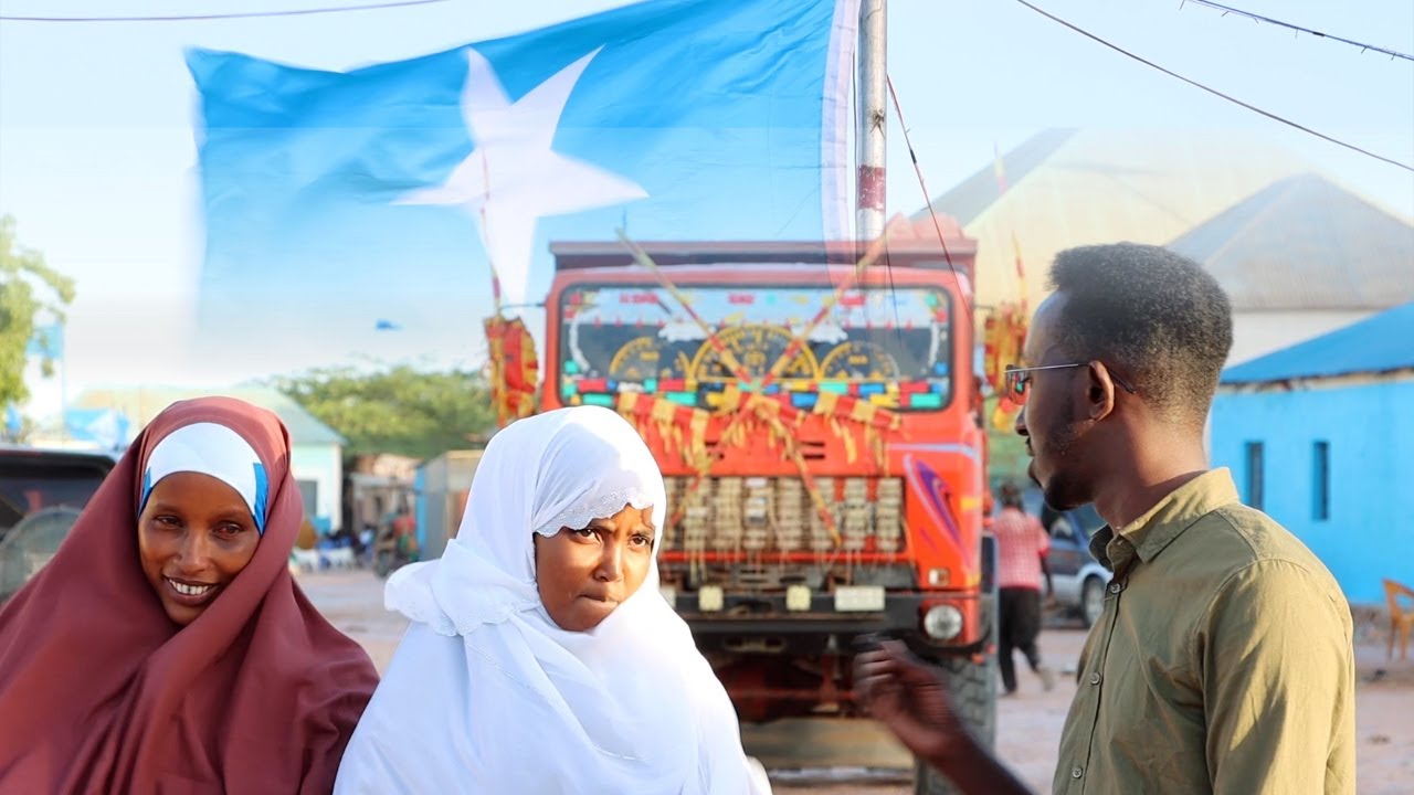 Reer Xarardheere oo si cajiib ah u muujiyey xiisaha ay u qabaan Calanka Jamhuuriyadda | Warbixin.