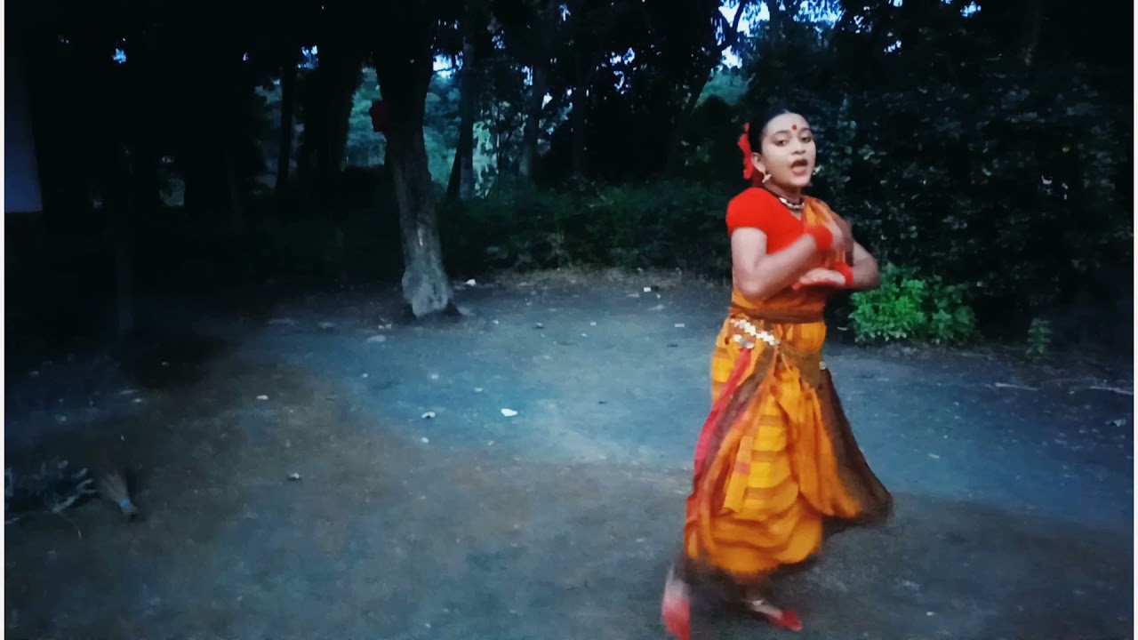 oi ja dakha jay ra hijol tolir gai ra.  ওই যে দেখা যায় রে হিজল তলির গাঁয় রে।