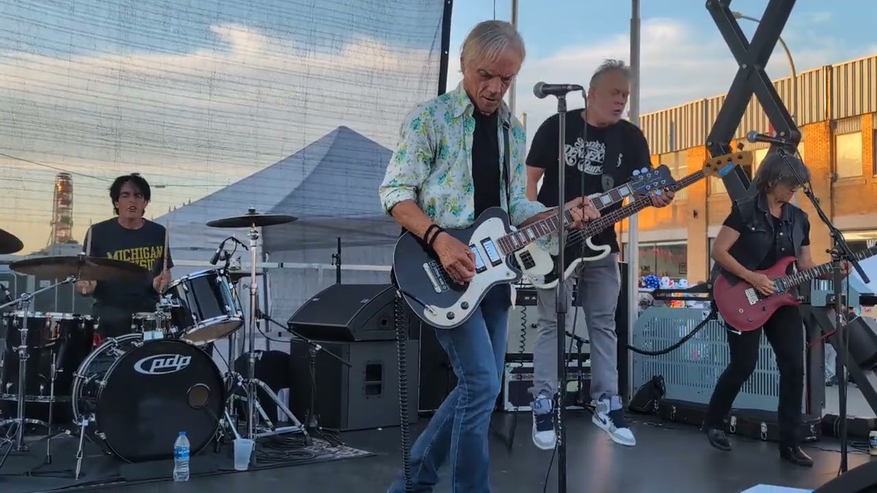Deniz Tek Radio Birdman