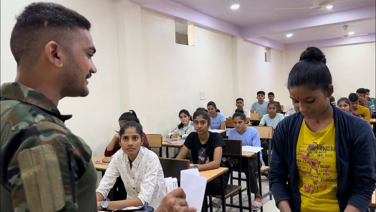 Second Vlogs चलती Class में इस लड़की 😡 की हेकड़ी निकली !
