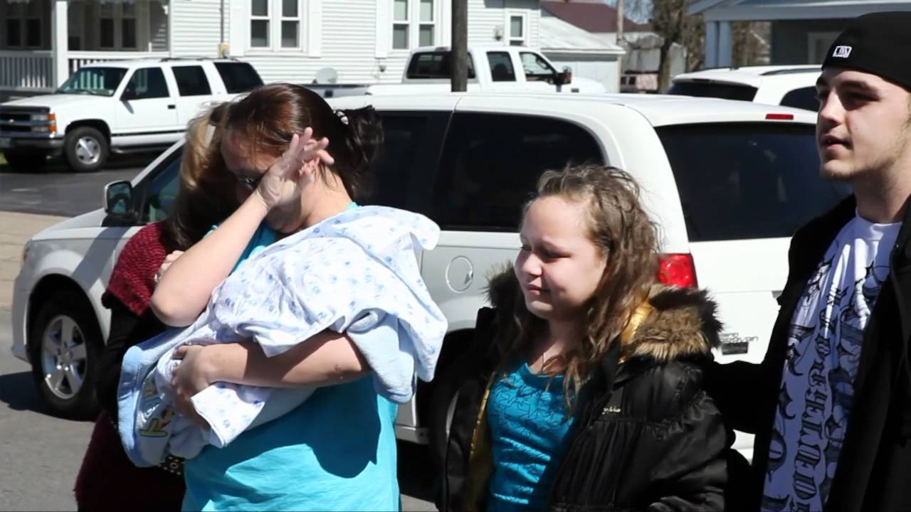 James Laurinaitis and Rams Players Help in Tornado Torn Harrisburg Illinois
