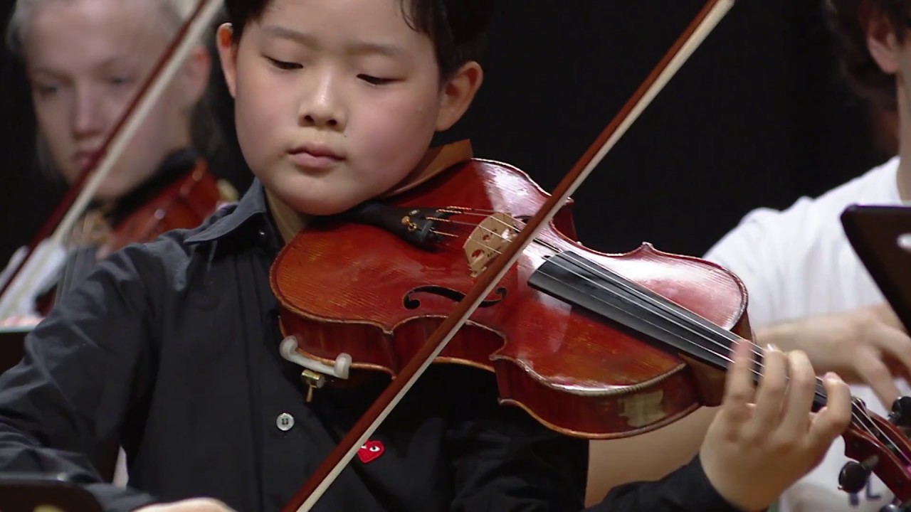 IL PICCOLO VIOLINO MAGICO - Nurie Chung