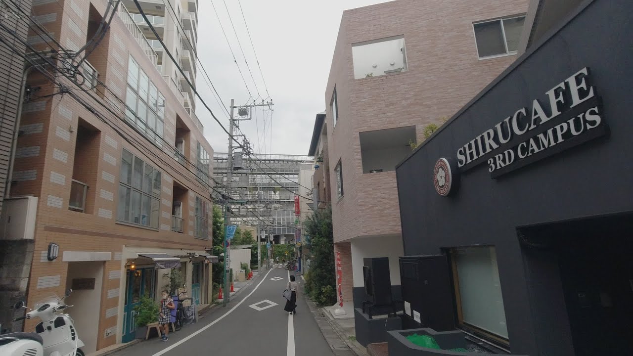 4K A walk in front of Ookayama station in Tokyo.