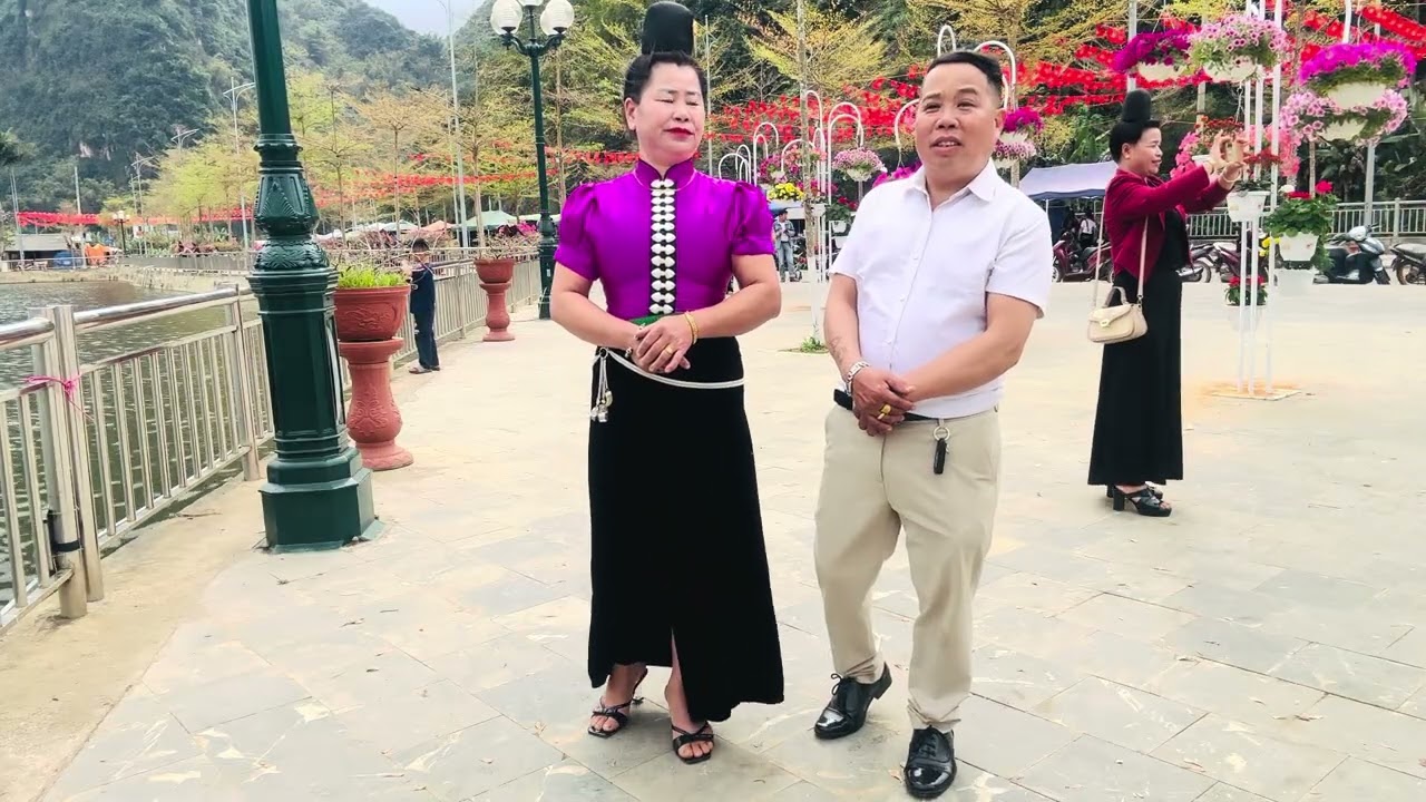 Quàng thanh với văn hoa hát rất hay 