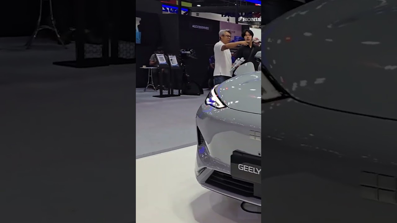 SMASHES Toyota RAV4 - Geely EX5 price WAY lower than I expected