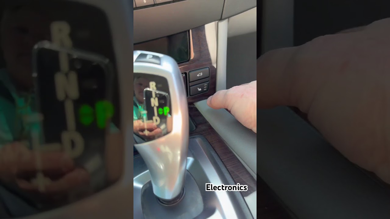 &lsquo;08 BMW 535xi - Interior Electronics