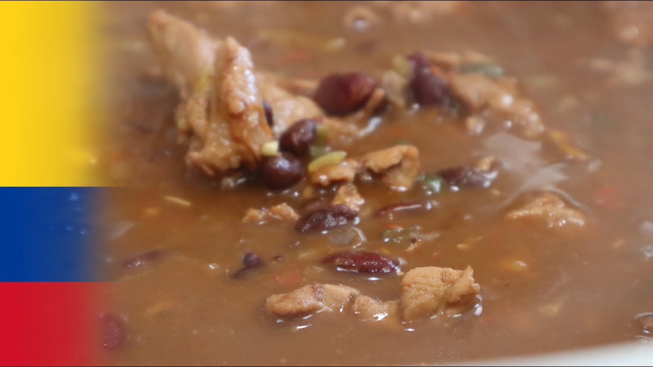 Sopa de frijoles con costilla de cerdo