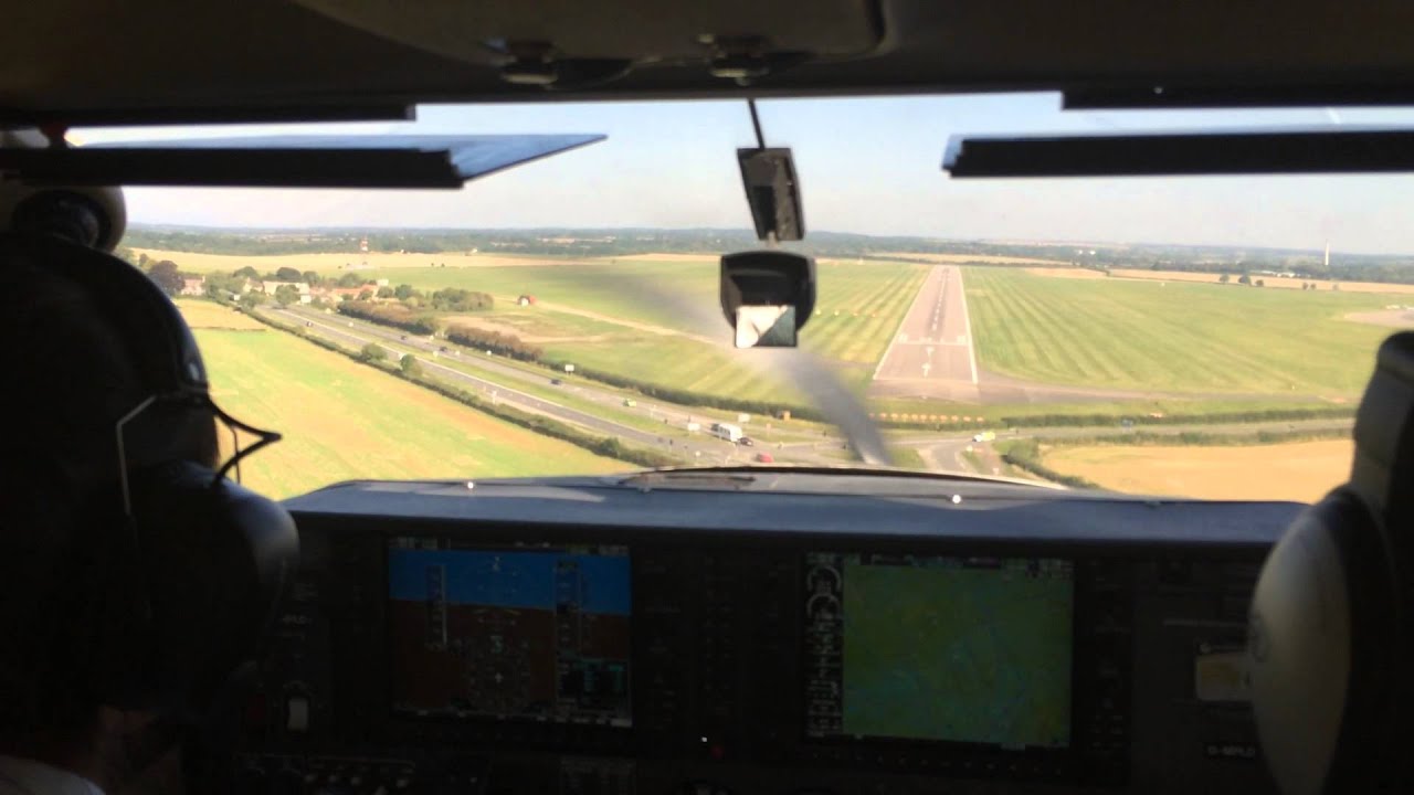 Landing on runway 01 at Oxford Airport EGTK